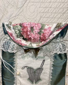 Petit sac à lingerie fine en soie et coton, Vert et Blanc.