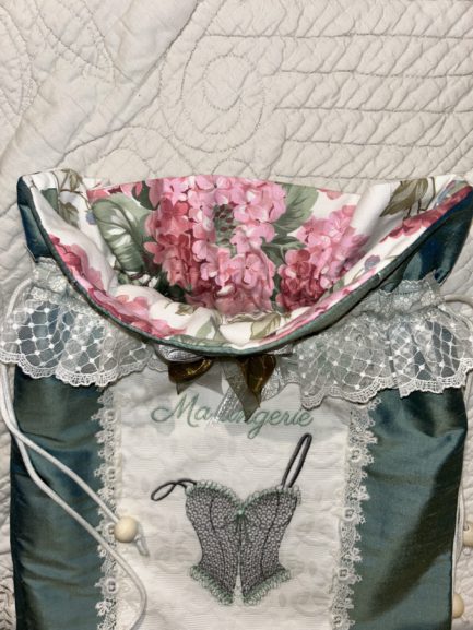 Petit sac à lingerie fine en soie et coton, Vert et Blanc. – Image 2