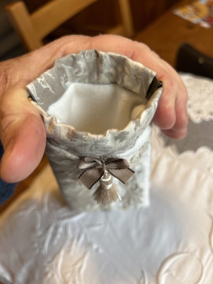 Étui à lunettes imprimé Taupe – Image 3