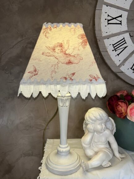 Lampe Petit Ange » en toile de Jouy. – Image 2