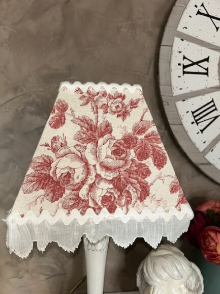 Lampe Petit Ange » en toile de Jouy. – Image 4