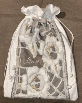 Sac à linge en dentelle ‘’grosses fleurs‘’