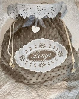 Sac à linge petit cœur, taupe tout doux