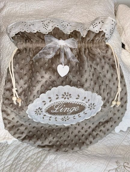 Sac à linge petit cœur, taupe tout doux – Image 4