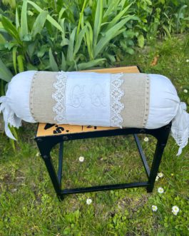 Grand coussin ‘’polochon‘’ monogramme