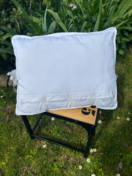 Grand coussin rectangulaire monogramme CC en lin – Image 3