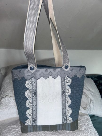 Petit sac, matelassé bleu monogramme SM