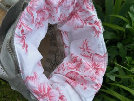 Sac ‘’cœur’’ style Shabby chic, gris et blanc monogramme SL – Image 3