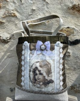 Sac romantique en soie bronze et poupée ancienne