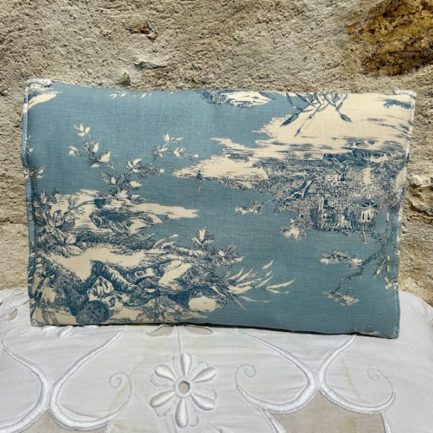 Jolie, petite pochette, en toile de jouy et monogramme. – Image 2