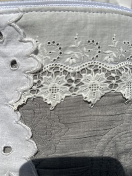 Trousse grise en dentelle anglaise – Image 4