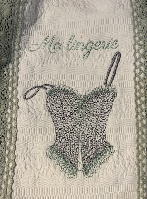 Petit sac à lingerie fine en coton vert et blanc – Image 2