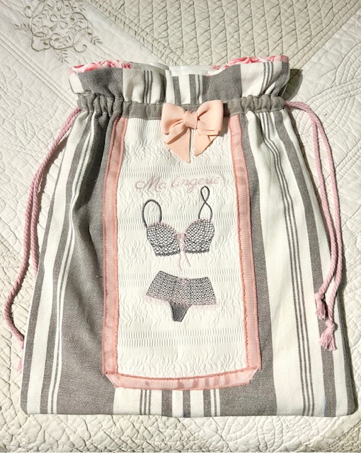 Petit sac à lingerie, gris et rose