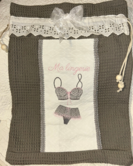 Petit sac à lingerie blanc, gris, rose